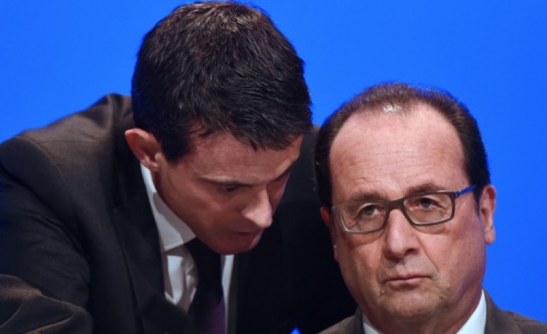 Paris (AFP). Popularité: Hollande et Valls en hausse après les attentats