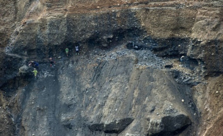 Hpakant (Birmanie) (AFP). Glissement de terrain en Birmanie: près de 100 morts  dans une mine de jade en Birmanie