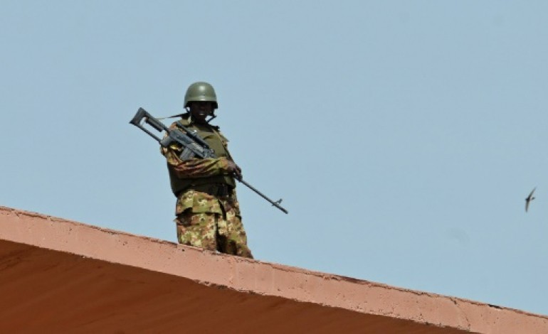 Bamako (AFP). Attaque à Bamako: l'enquête suit plusieurs pistes, trois pays en deuil avec le Mali