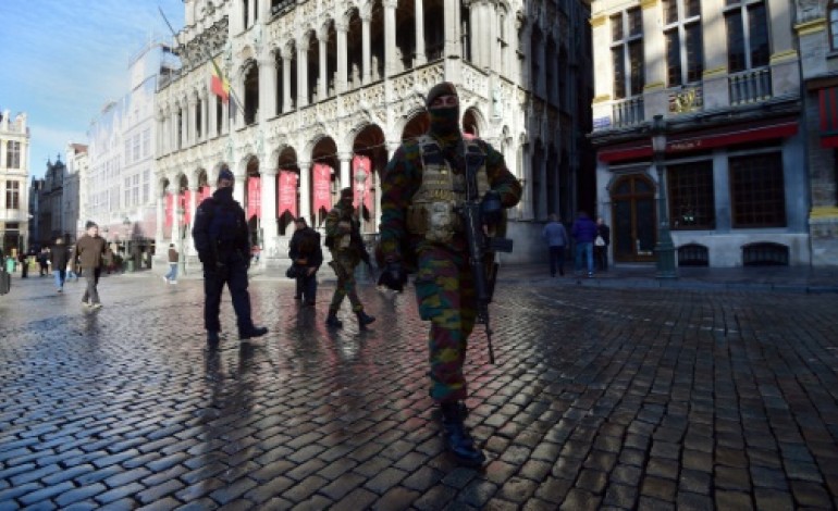 Bruxelles (AFP). Dans Bruxelles menacé, la vie reprend ses droits, mais au ralenti