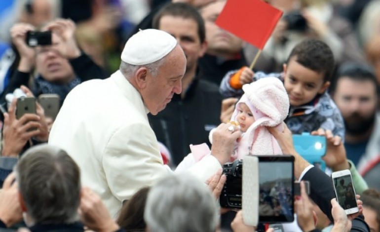 Cité du Vatican (AFP). Le pape vient apporter en Afrique un message de paix et de justice sociale
