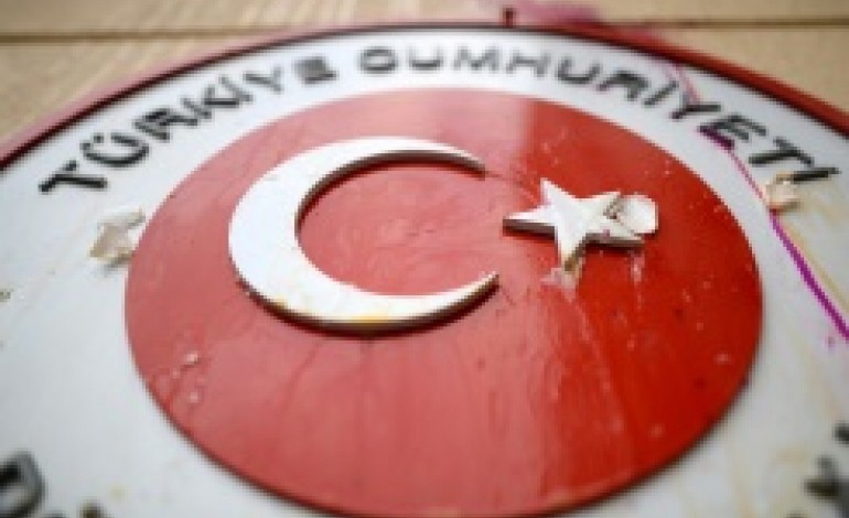 Istanbul (AFP). L'armée turque assure qu'elle ne savait pas que l'avion abattu était russe
