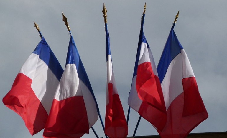 Hommage : les Normands appelés à déployer le drapeau français