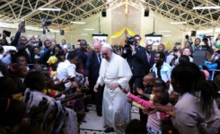 Nairobi (AFP). Le pape dénonce l'injustice atroce des bidonvilles africains avant de gagner l'Ouganda