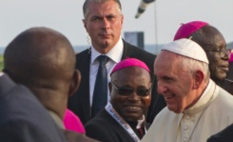 Munyongyo (Ouganda) (AFP). François en Ouganda: accueil très chaleureux pour le pape qui salue l'ouverture du pays aux migrants  