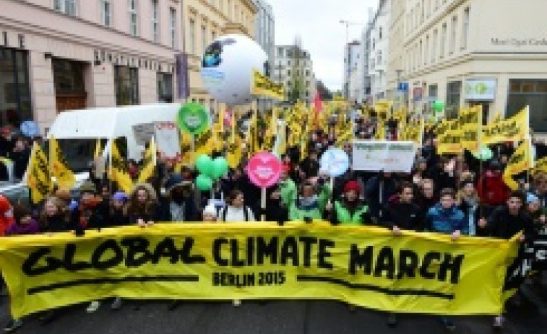 Paris (AFP). Marches mondiales pour le climat, hommage aux victimes des attentats à Paris