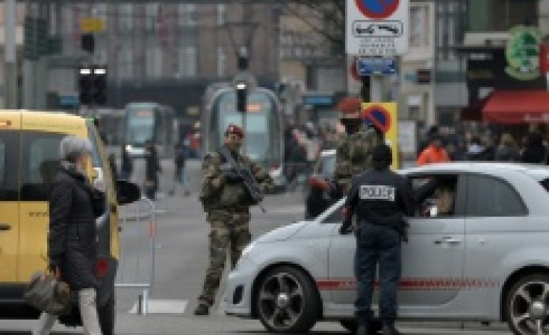 Paris (AFP). Le coût des mesures de sécurité post-attentats réévalué à 815 millions d'euros
