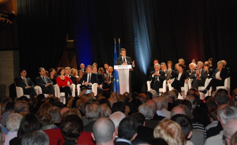 A Rouen, Nicolas Sarkozy réclame des "centres de déradicalisation"