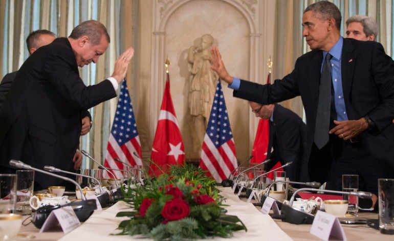 Paris (AFP). Obama appelle Ankara et Moscou à se concentrer sur l'ennemi commun: l'EI