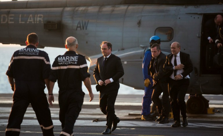 A bord du porte-avions Charles-de-Gaulle (AFP). François Hollande est arrivé à bord du porte-avions Charles-de-Gaulle
