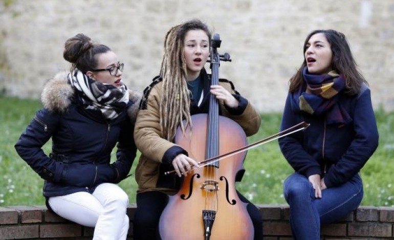 Le conte de fées musical de Lucie, Elisa et Juliette, alias les "LEJ"