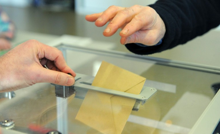 Paris (AFP). Elections régionales: les bureaux de vote ont ouvert en métropole
