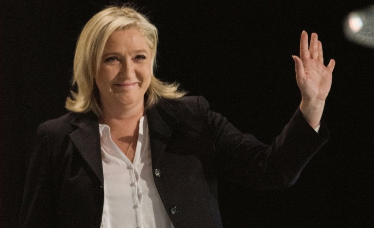 Paris (AFP). Régionales: le FN crie victoire, le PS et la droite s'écharpent sur le front républicain