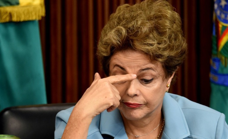 Brasilia (AFP). Brésil: Dilma Rousseff perd la première bataille contre sa destitution