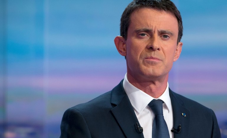 Paris (AFP). Valls dit qu'il restera à Matignon même si le FN remporte une ou des régions