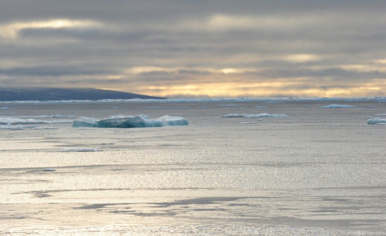 A bord du NGCC Amundsen (Canada) (AFP). Le passage du Nord-Ouest, ultime route polaire ouverte à la navigation 