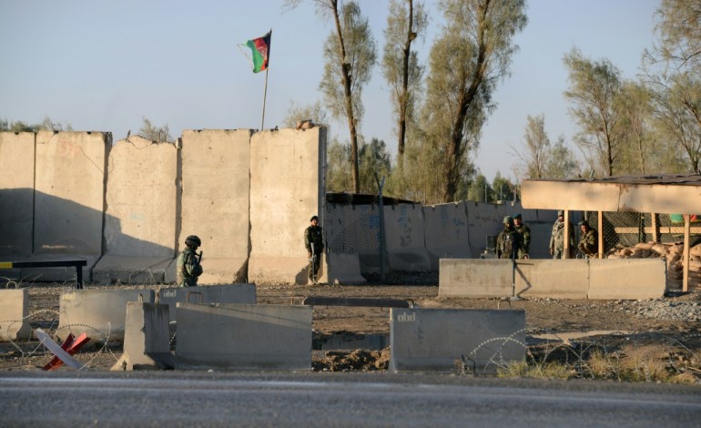 Kandahar (Afghanistan) (AFP). Afghanistan: 37 morts à l'aéroport de Kandahar assiégé par les talibans 