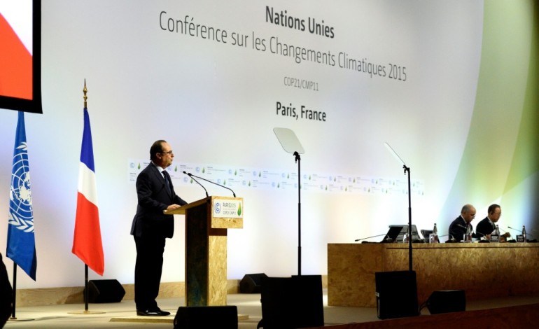 Paris (AFP). Hollande: Encore des résistances à la COP21 pour un accord, c'est l'instant décisif
