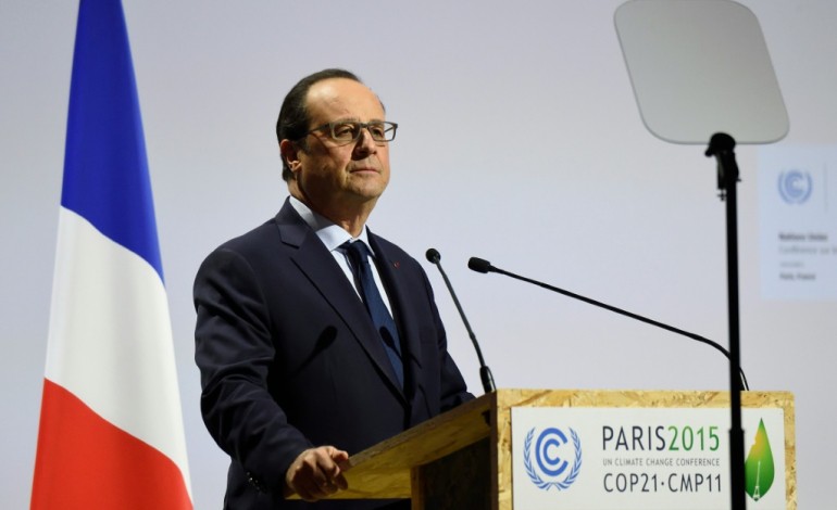 Paris (AFP). COP21: Hollande sera au Bourget pour la présentation de l'accord final