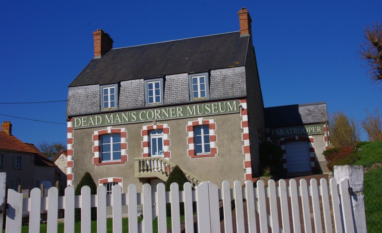 Dead Man's Corner Museum : les réserves aux enchères