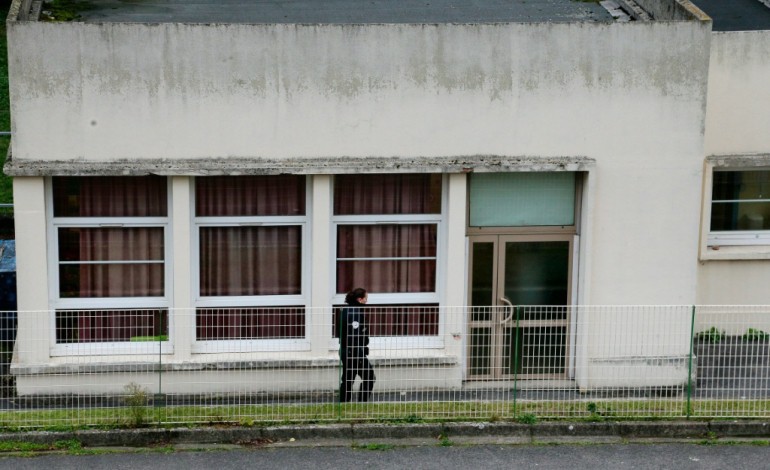 Paris (AFP). École d'Aubervilliers: l'instituteur reconnaît avoir inventé son agression