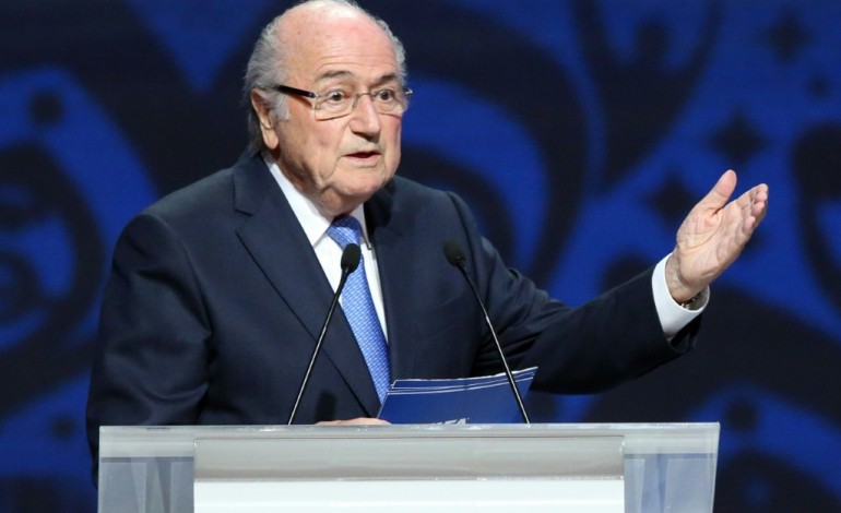 Zurich (AFP). Fifa: Joseph Blatter occupe le terrain avant son audition 