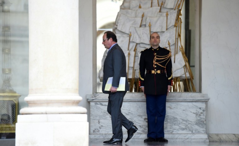 Paris (AFP). Hollande réunira tous les présidents de régions en janvier 