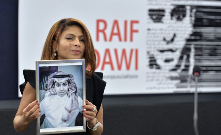 Strasbourg (AFP). Le prix Sakharov remis à la femme d'un blogueur saoudien emprisonné