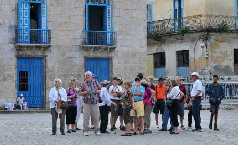 La Havane (AFP). A Cuba, les touristes affluent et les migrants cherchent le nord