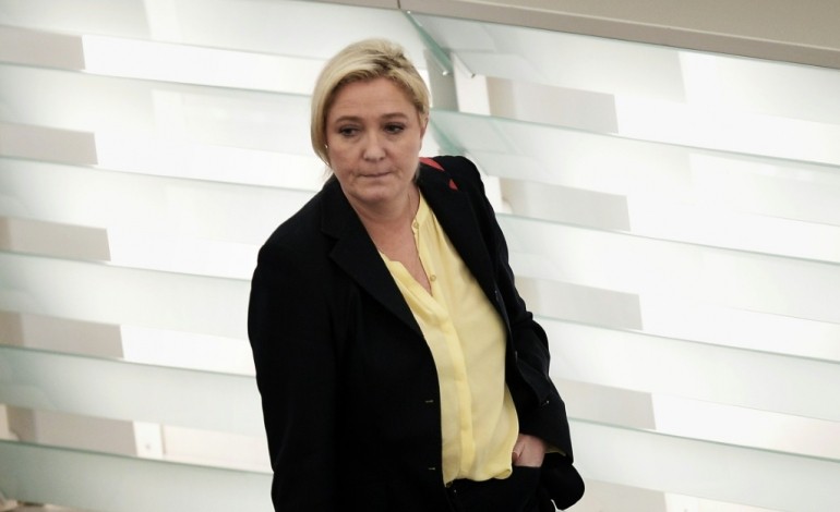 Marine Le Pen visée par une enquête pour avoir twitté des photos d'exactions de l'EI