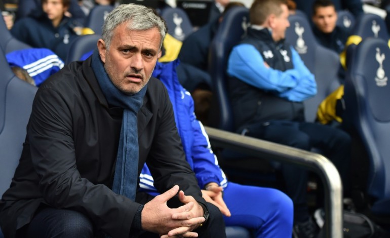 Londres (AFP). Angleterre: l'entraîneur de Chelsea José Mourinho limogé 