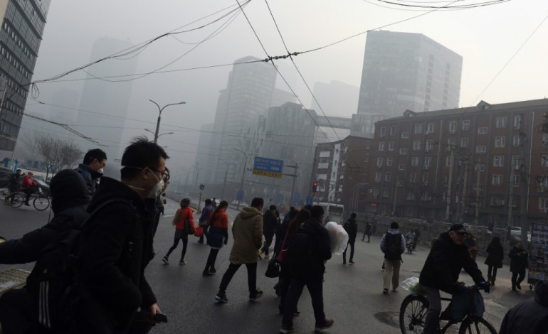 Pékin (AFP). Pékin: alerte rouge à la pollution de l'air pour la 2e fois en deux semaines