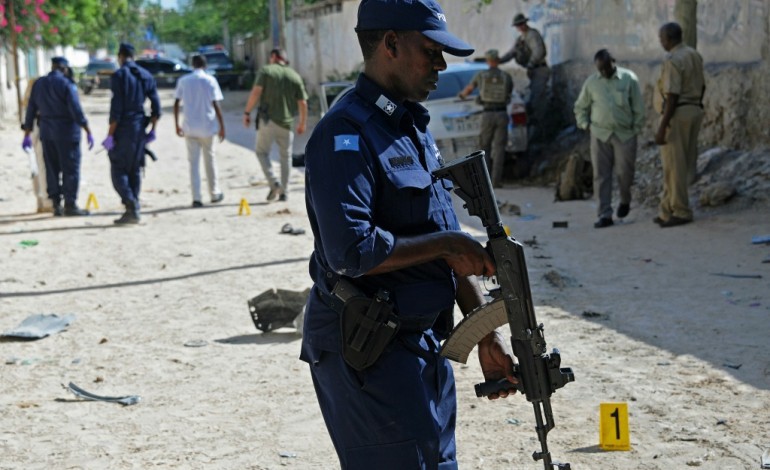 Mogadiscio (AFP). Somalie: fusillade et explosion d'une voiture piégée à Mogadiscio 