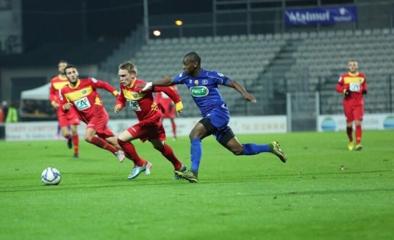 Football : Quevilly Rouen Métropole fait match nul pour la dernière