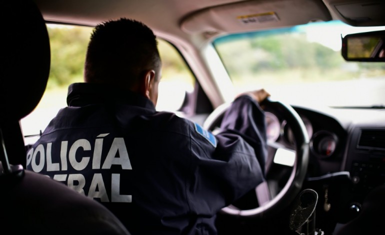 Matamoros (México) (AFP). Mexique: escorte policière sur la route de la mort