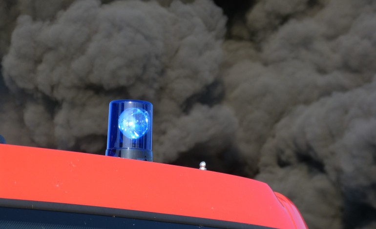 Un incendie ravage un bâtiment agricole et 100 tonnes de fourrage à Saint-Côme-du-Mont