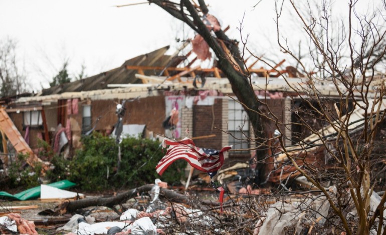 Garland (Etats-Unis) (AFP). Tornades et tempêtes aux Etats-Unis: au moins 40 morts 