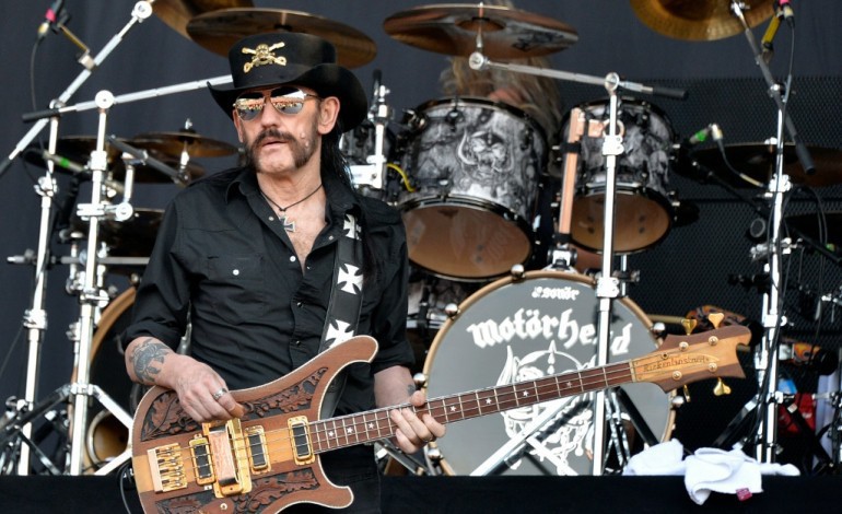 Londres (AFP). Lemmy Kilmister, leader du mythique groupe Motörhead, est mort