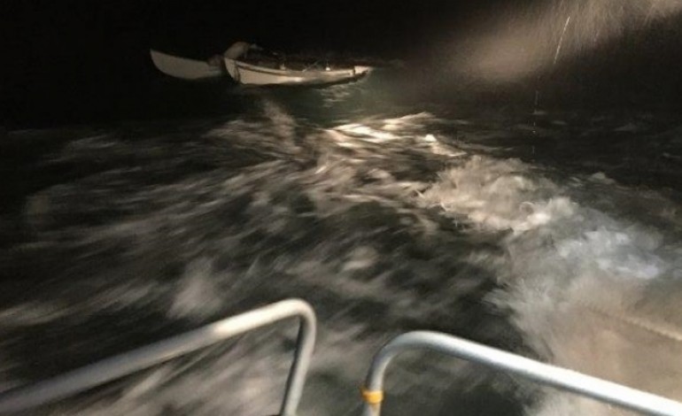 Val-de-saire : un père et son fils sauvés à bord de leur catamaran