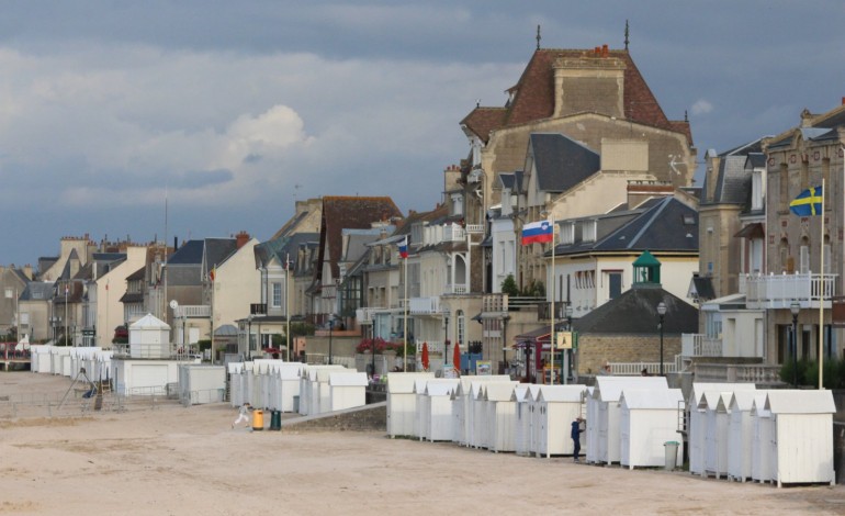 Nouveau : allez écrire vos résolutions pour 2016 dans le sable à Saint-Aubin