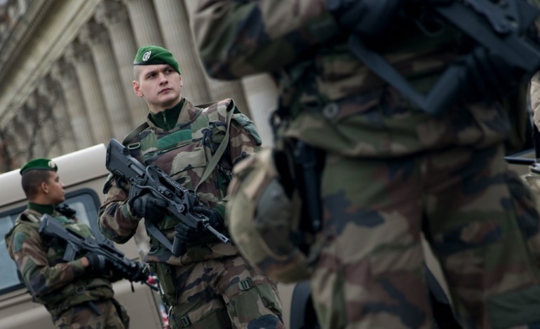 Paris (AFP). Un réveillon du Nouvel An sous haute surveillance en France