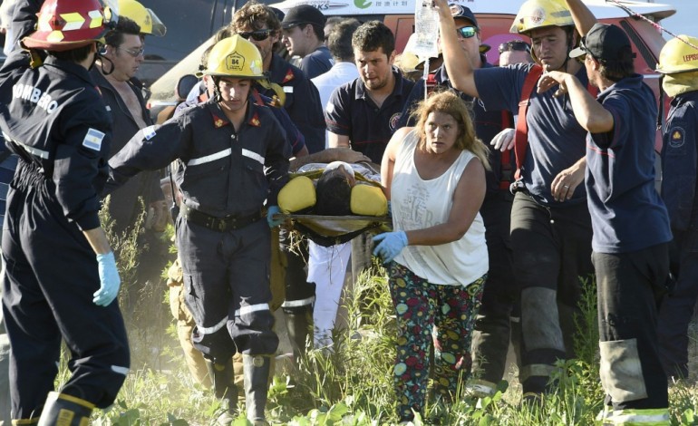Buenos Aires (AFP). Dakar: dix blessés dont cinq graves après un accident, prologue interrompu