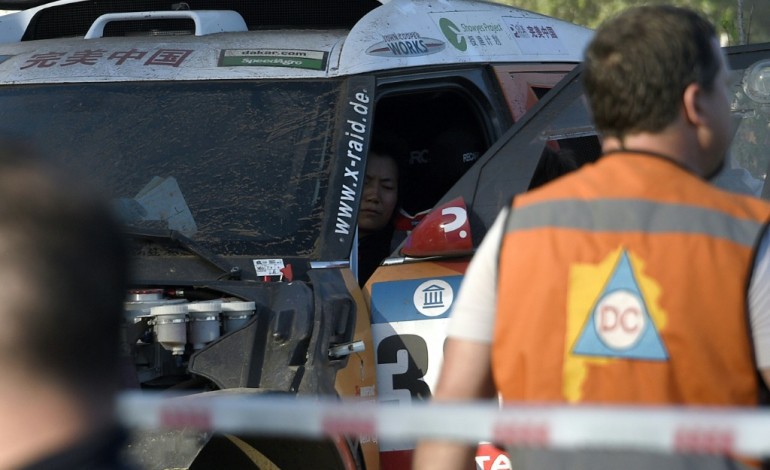 Buenos Aires (AFP). Dakar-2016: accident lors du prologue, un garçon et son père grièvement blessés