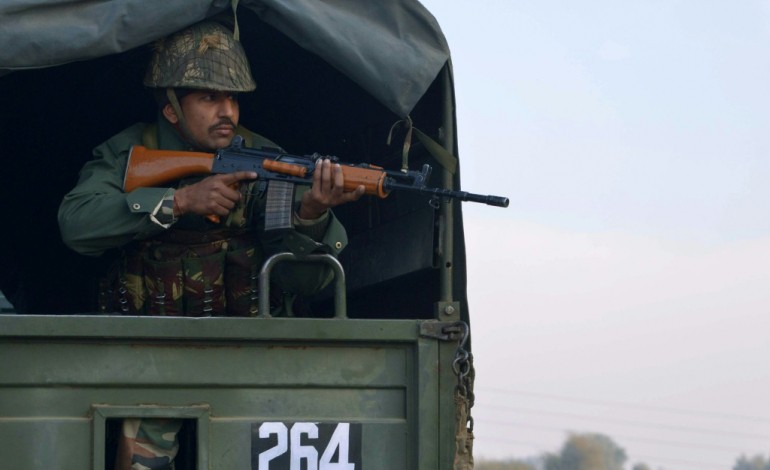 New Delhi (AFP). Inde: onze morts dans la spectaculaire attaque d'une base aérienne 