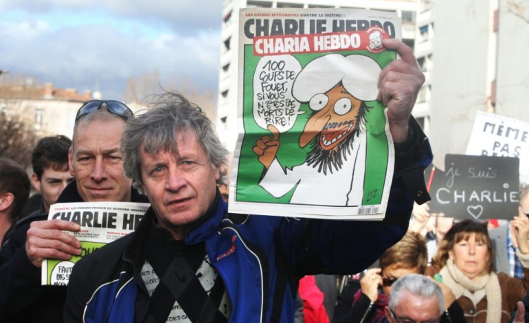 Paris (AFP). Charlie Hebdo, survivant mondialement connu, se sent bien seul 