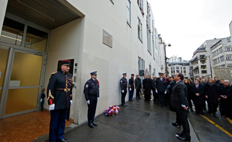 Paris (AFP). Charlie Hebdo, Hyper Cacher: trois plaques dévoilées en mémoire des victimes