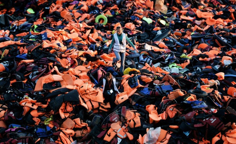 Istanbul (AFP). Au moins 20 migrants morts noyés dans deux naufrages au large des côtes turques 