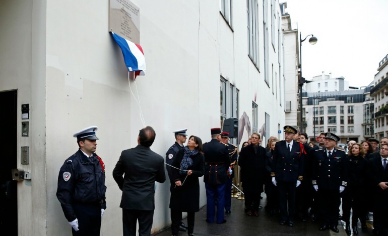 Paris (AFP). Un an après, trois plaques dévoilées en mémoire des victimes de Charlie Hebdo et de l'Hyper Cacher
