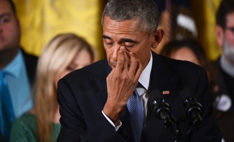 Washington (AFP). Etats-Unis: ému aux larmes, Obama dévoile son plan sur les armes à feu