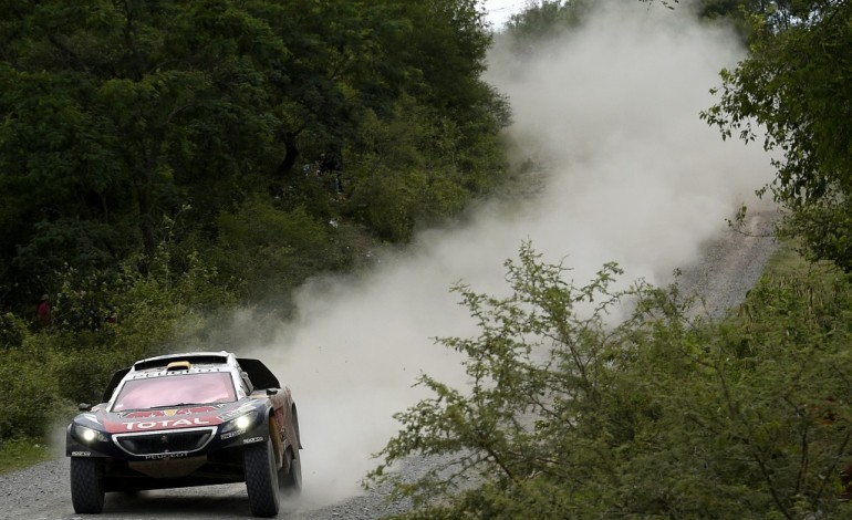 San Salvador de Jujuy (Argentine) (AFP). Dakar: Peterhansel vainqueur de la 4e étape auto, triplé Peugeot